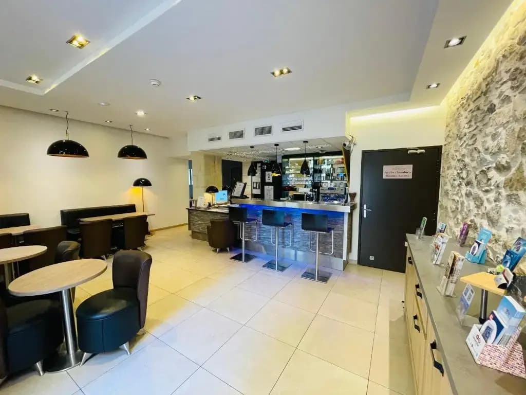 Hotel Central - Photo 5
