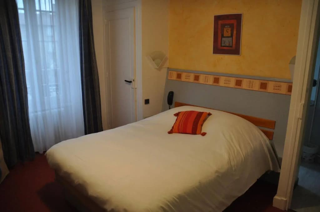 Hotel De Naples - Photo 3