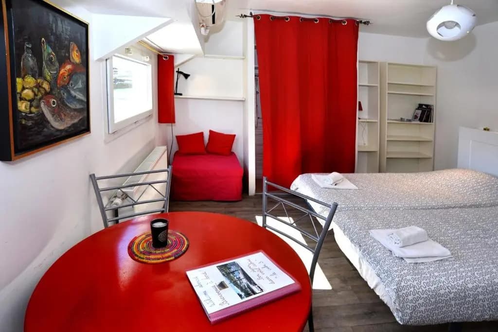 Studio Peniche au coeur de Lyon pour 2 personnes, insolite et calme - Photo 1