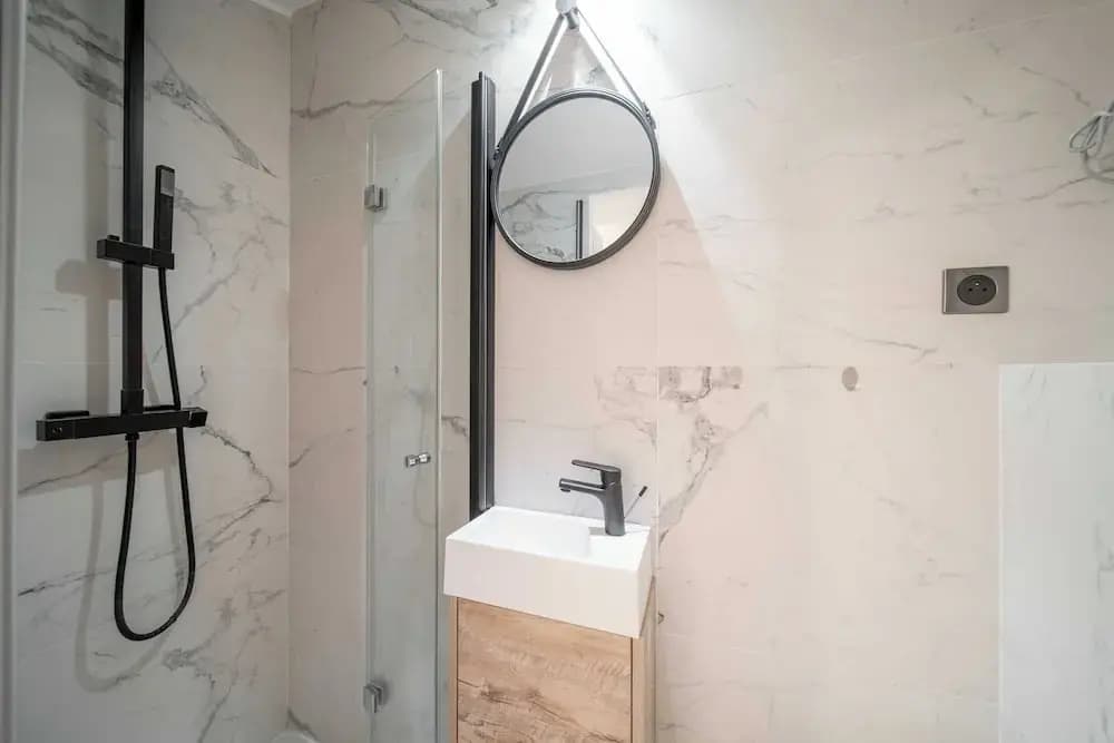 Charming Apartment 100m From the Old Port - Miniature 6
