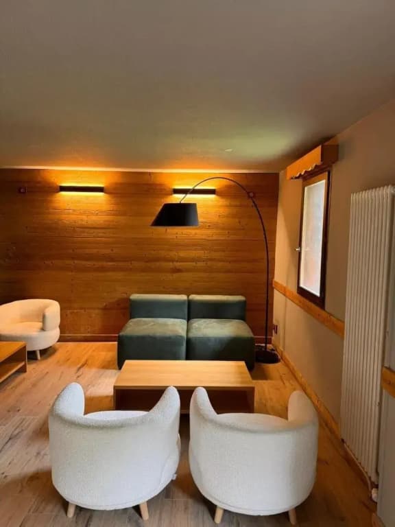 Alpeen Hotel - Photo 1