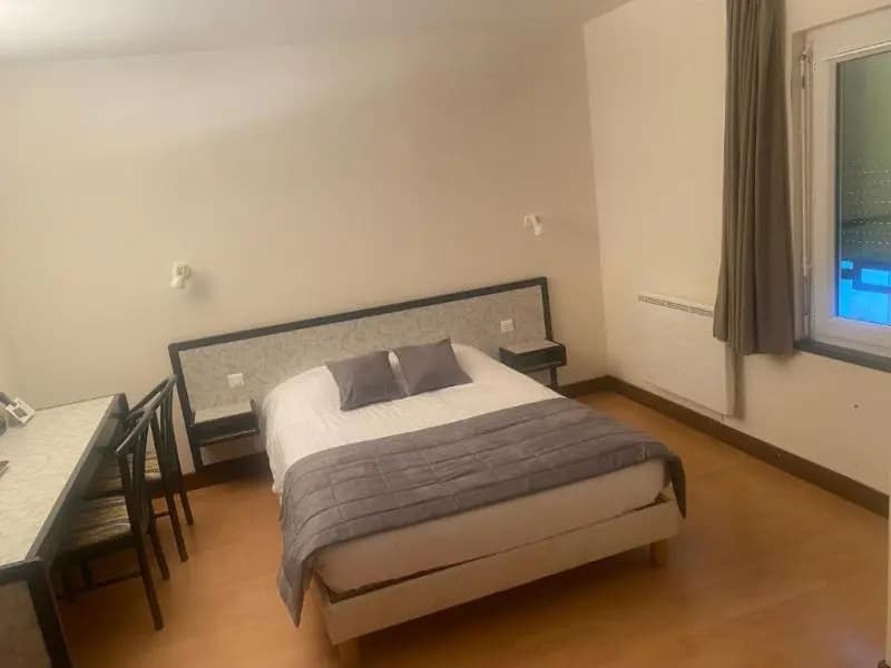 Logis Hotel Du Commerce Joncy - Photo 2
