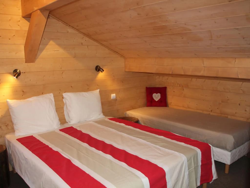Sunny Chalet in Les Gets with Jacuzzi - Photo 2