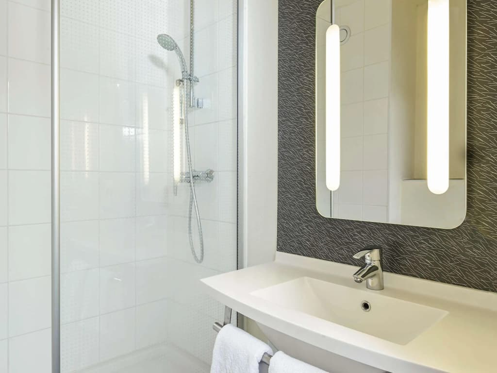 ibis Chartres Ouest Luce - Miniature 8
