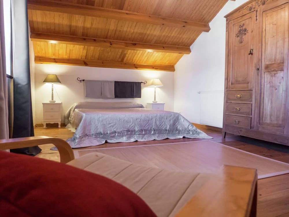 Beautiful Holiday Home in Saugues near Forest - Photo 4