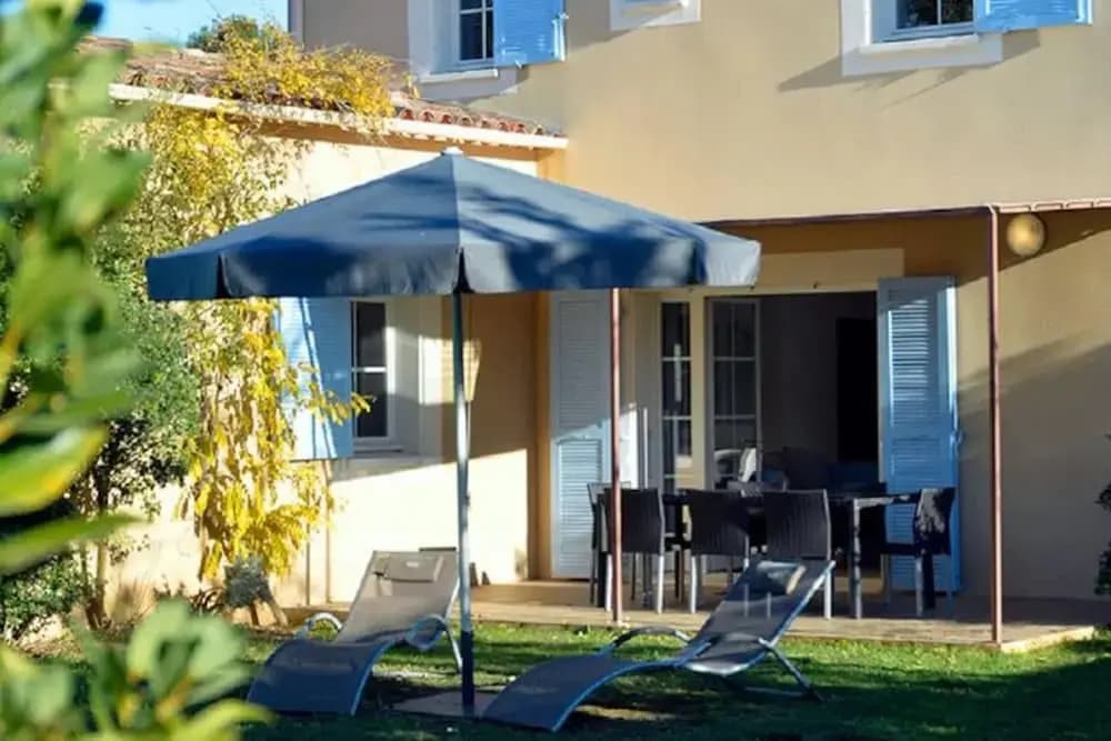 Luxury Provencal Villa With AC, in Charming Luberon Region - Photo 3