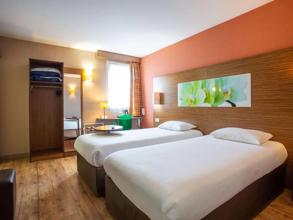 ibis Styles Bourges - Photo 2