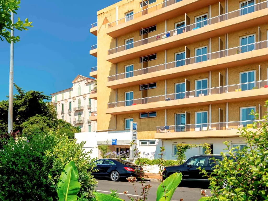 ibis budget Menton - Photo 1