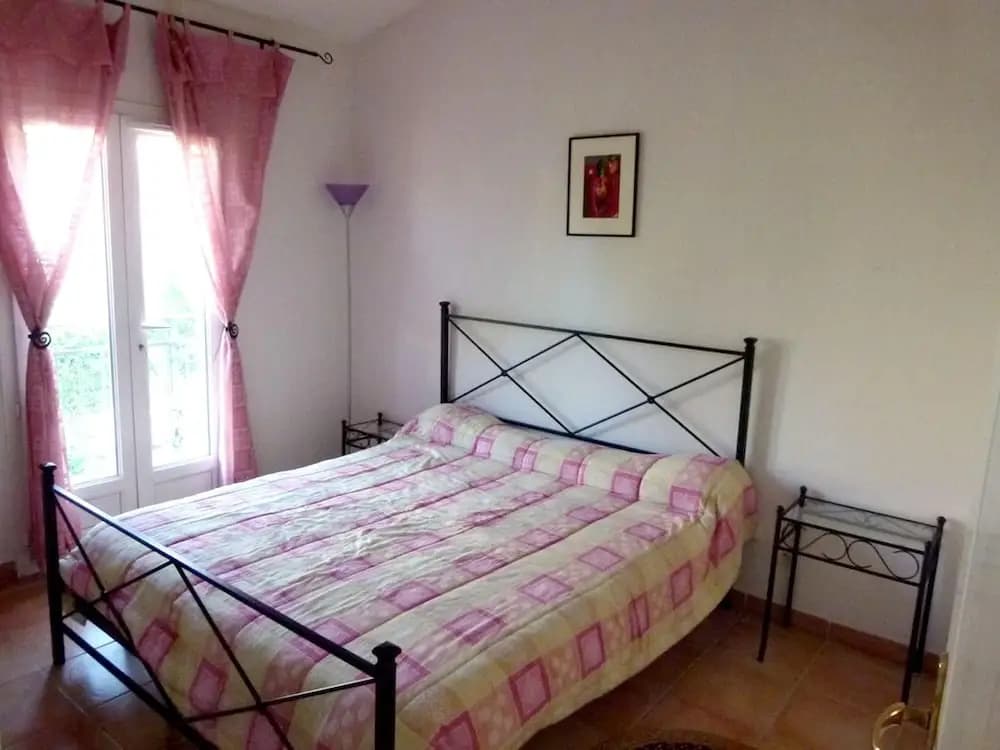 House with 3 Bedrooms in Sainte-Maxime, with Wonderful Mountain View, Enclosed Garden And Wifi - 200 M From the Beach - Ph...