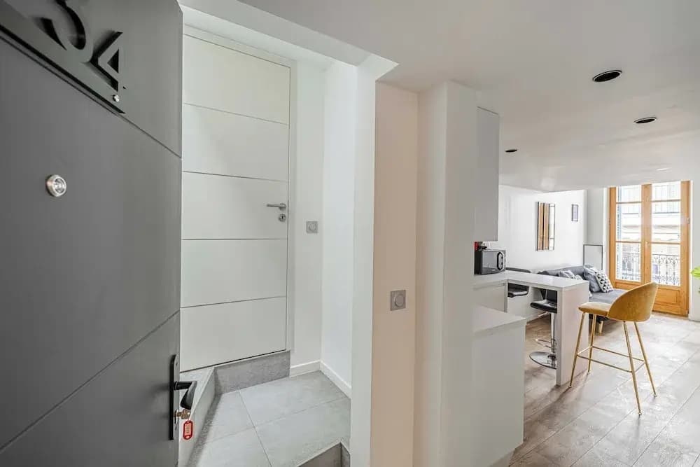 Bright Duplex With a Mezzanine - Cannes Center - Photo 3