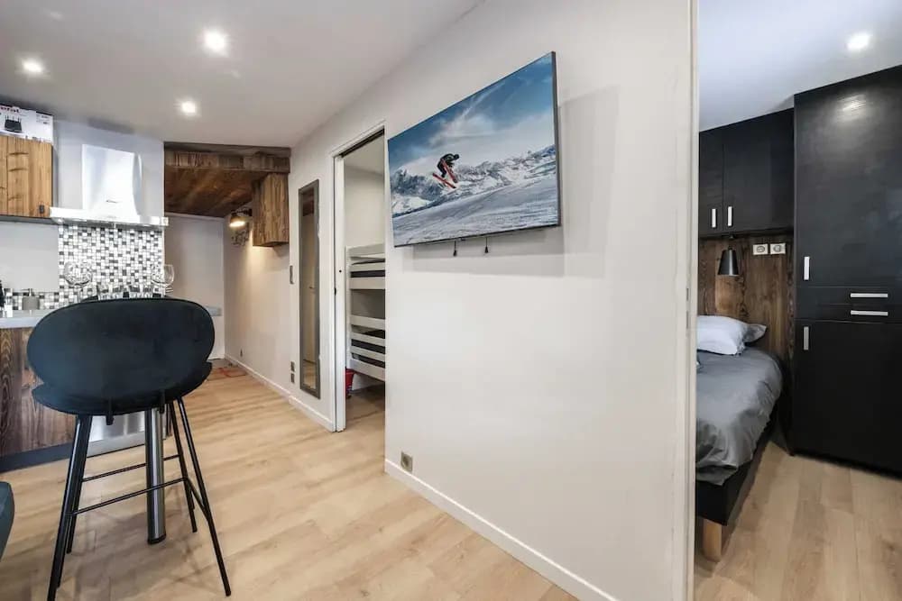 2 Bedroom Apartment With Parking and Balcony - Photo 3