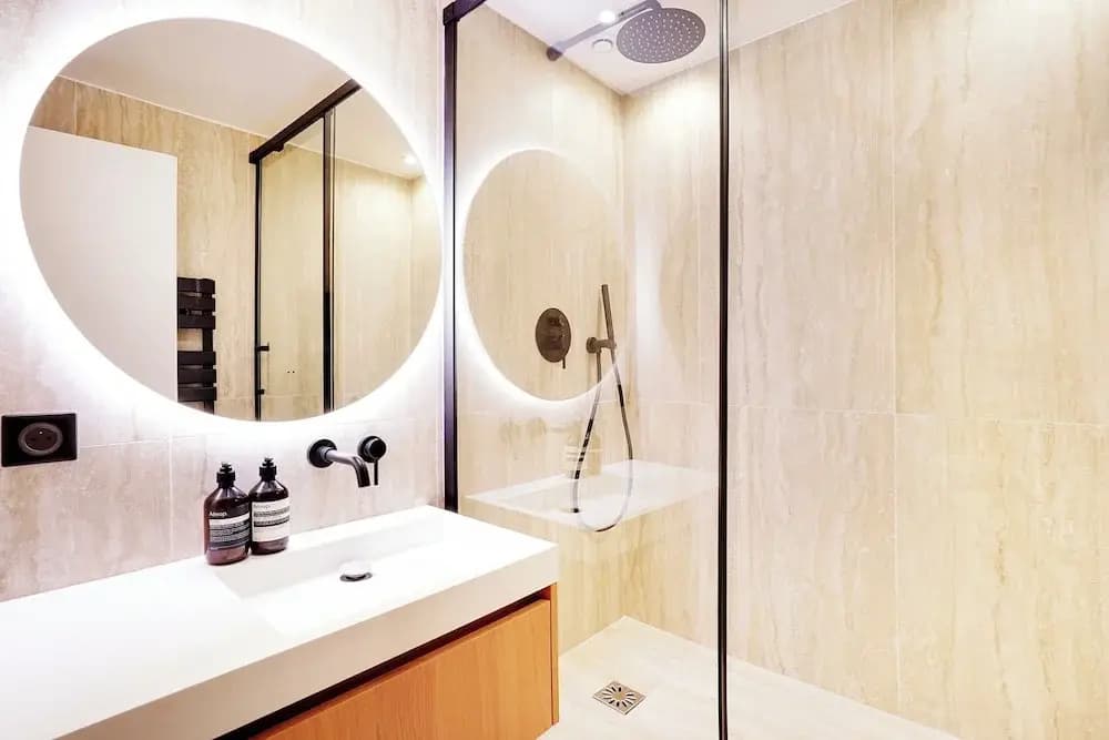 Beautiful Apartment in Le Marais - Miniature 7