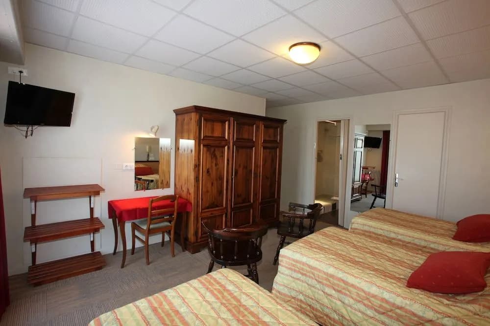 Au Primerose Hotel - Photo 4