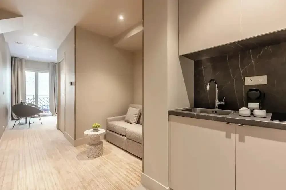 Suites FL by Sweett - Photo 4