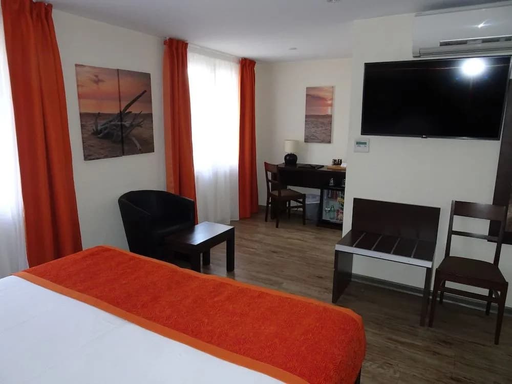 Hotel Les Alpes - Photo 4