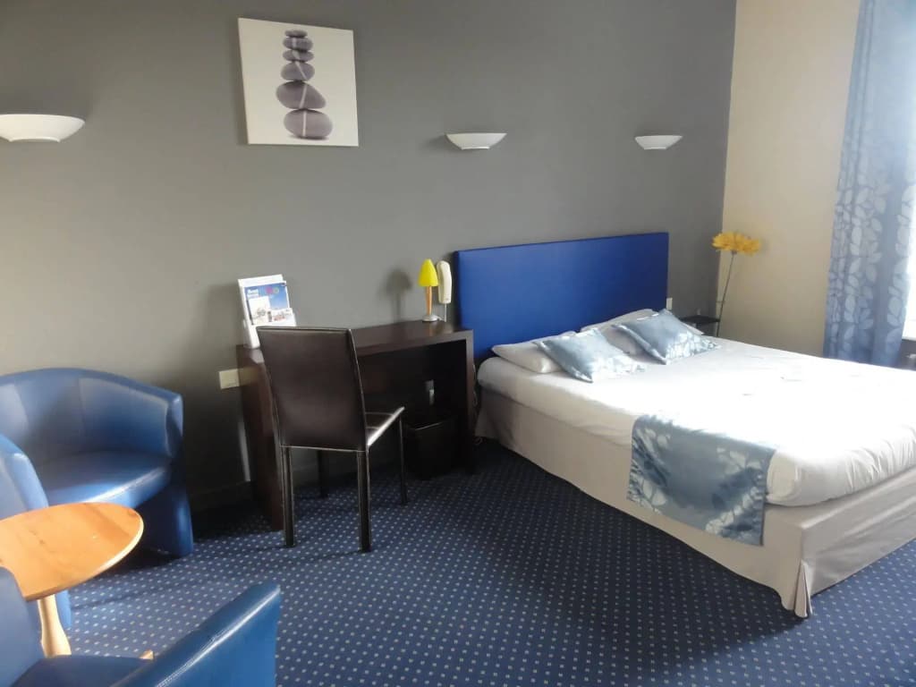 Hotel Bellevue - Photo 2