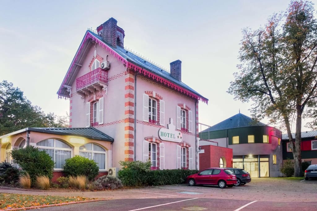 Quality Hotel Le Circuit - Le Mans - Photo 1