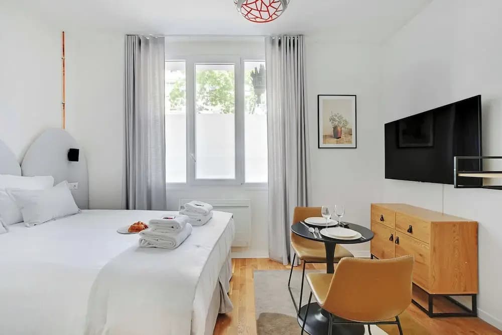 Cute Studio in Eclectic 18th District - 1 - Miniature 7