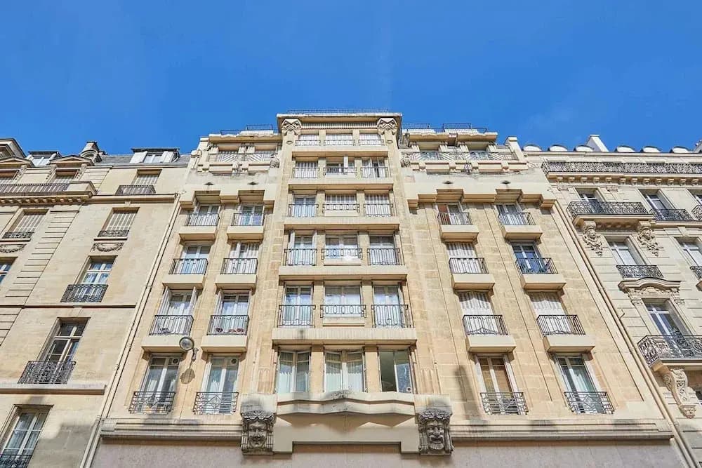 22 m2 Studio Located on the 6th Floor With Elevator: - 1 Bedroom With 140 cm Double bed - Television, Wifi - Equipped Kitc...