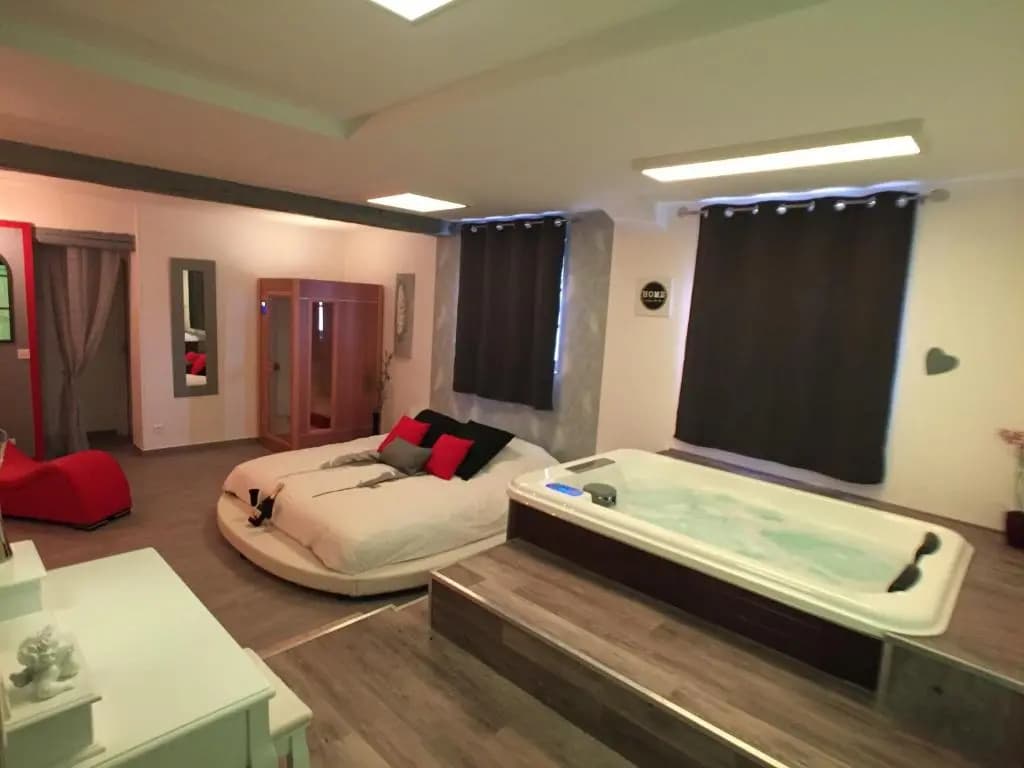 Suite Cupidon- Domaine des trois châteaux - Photo 5