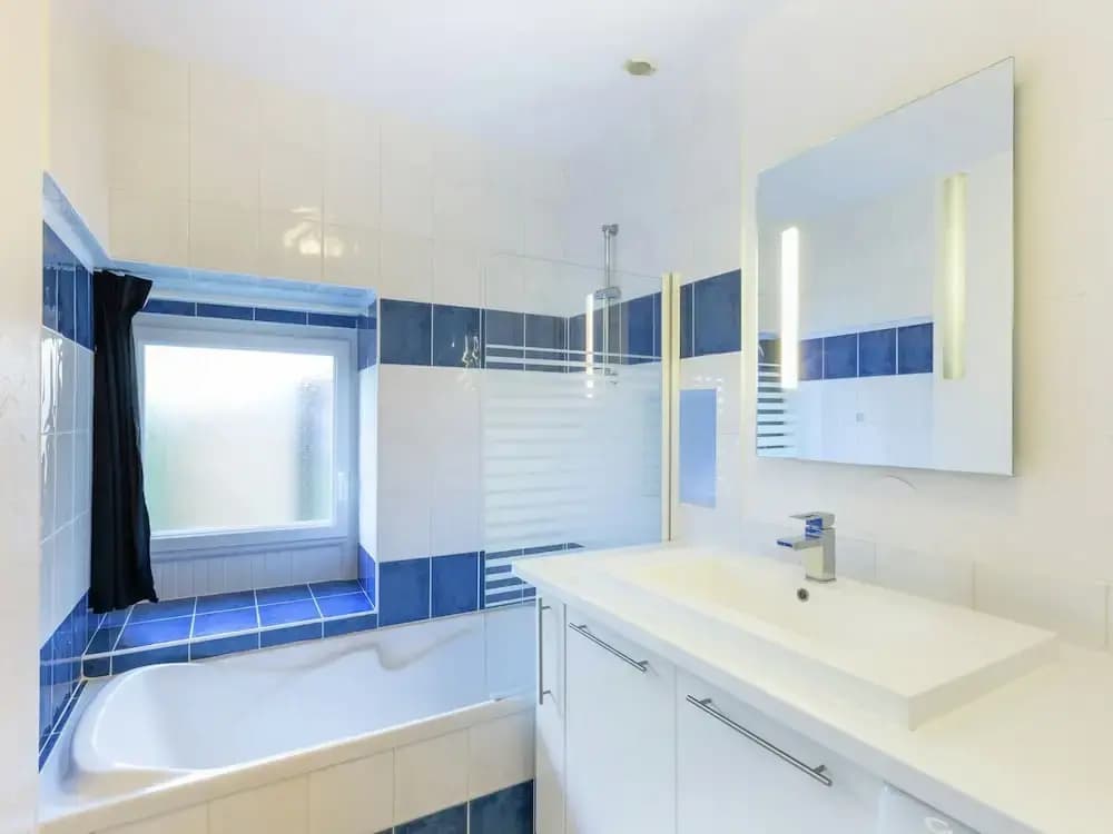 Peaceful Holiday Home in Plouguin With Indoor Pool - Miniature 6