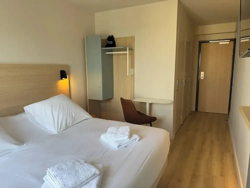 Brit Hotel Confort Carhaix - Photo 2