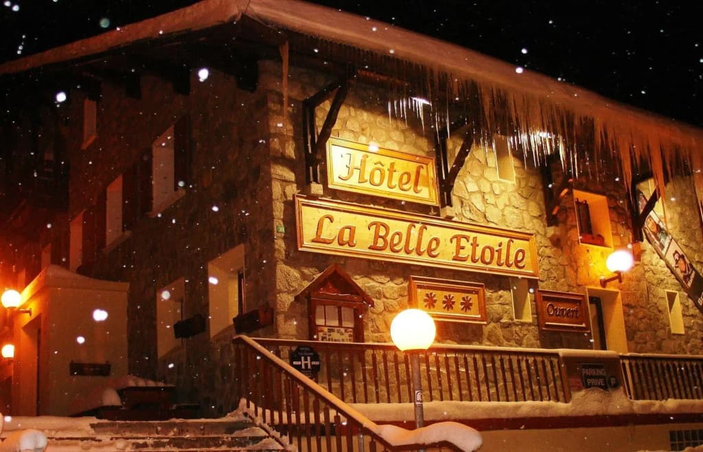 Hotel La Belle Etoile - Photo 1