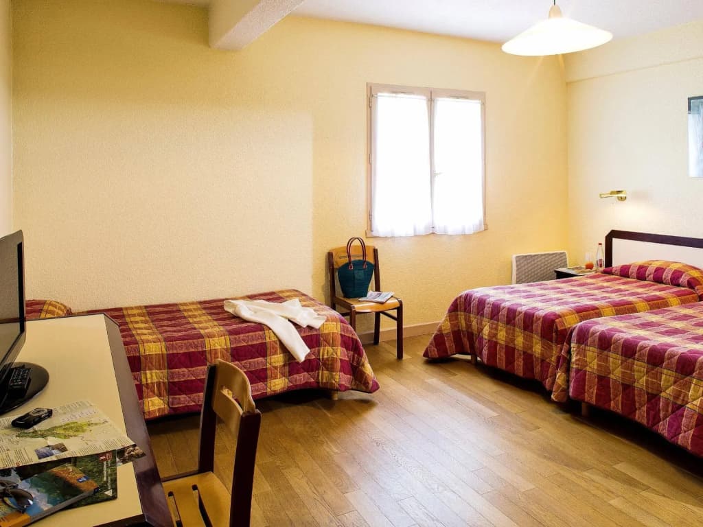 Family Hotel - Photo 3