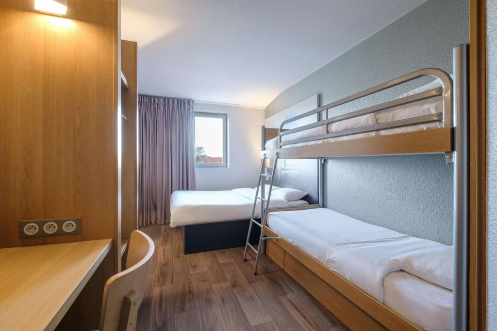 B&B HOTEL Calais Centre Saint-Pierre - Miniature 6