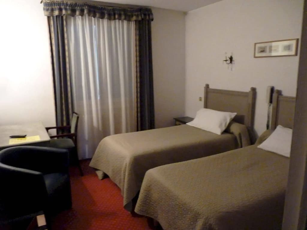 Hotel Victor Hugo - Miniature 7