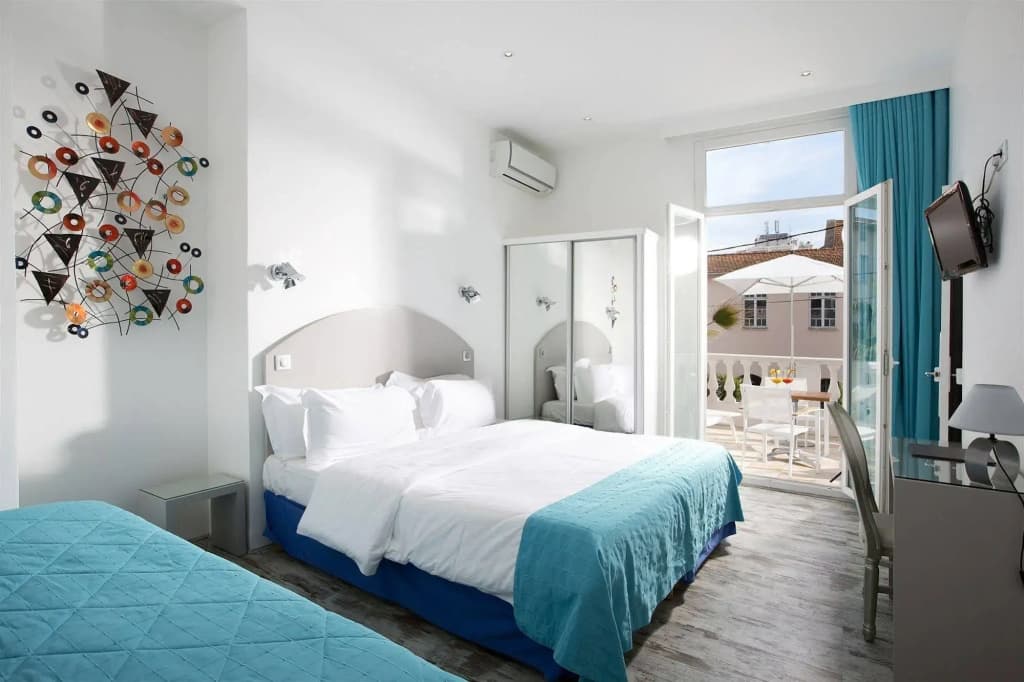 Hotel La Villa Juan Beach - Photo 3