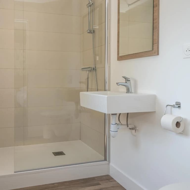 Kyriad ECO - Toulon Ouest La Seyne sur Mer - Miniature 8