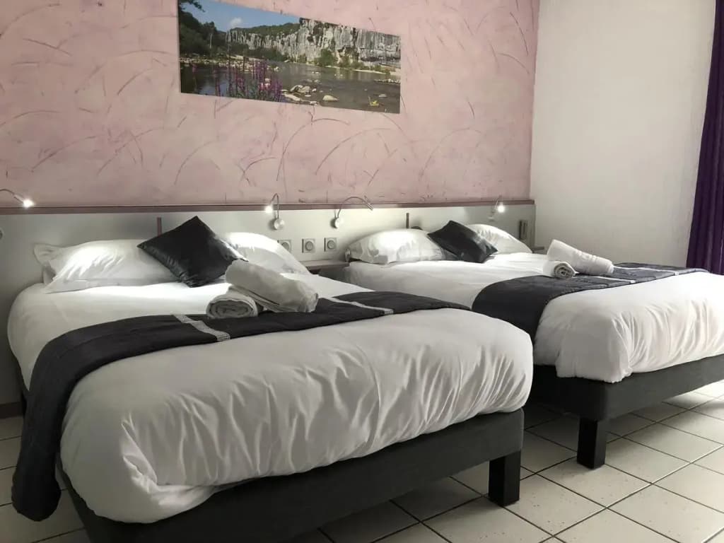 Logis Hotel Bellevue - Photo 3