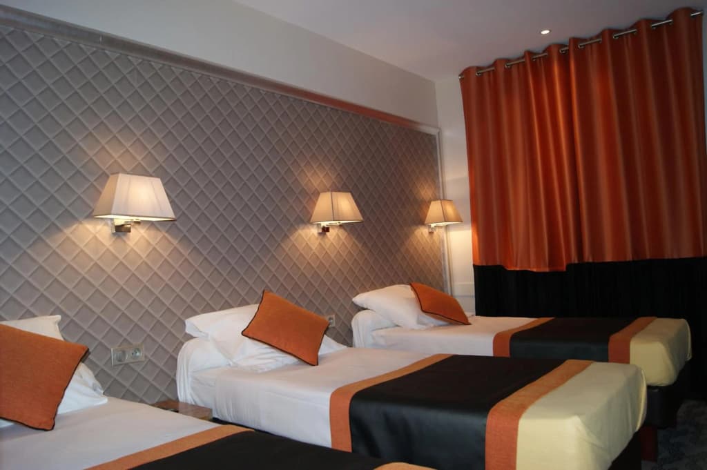 Hotel d'Amiens - Photo 2