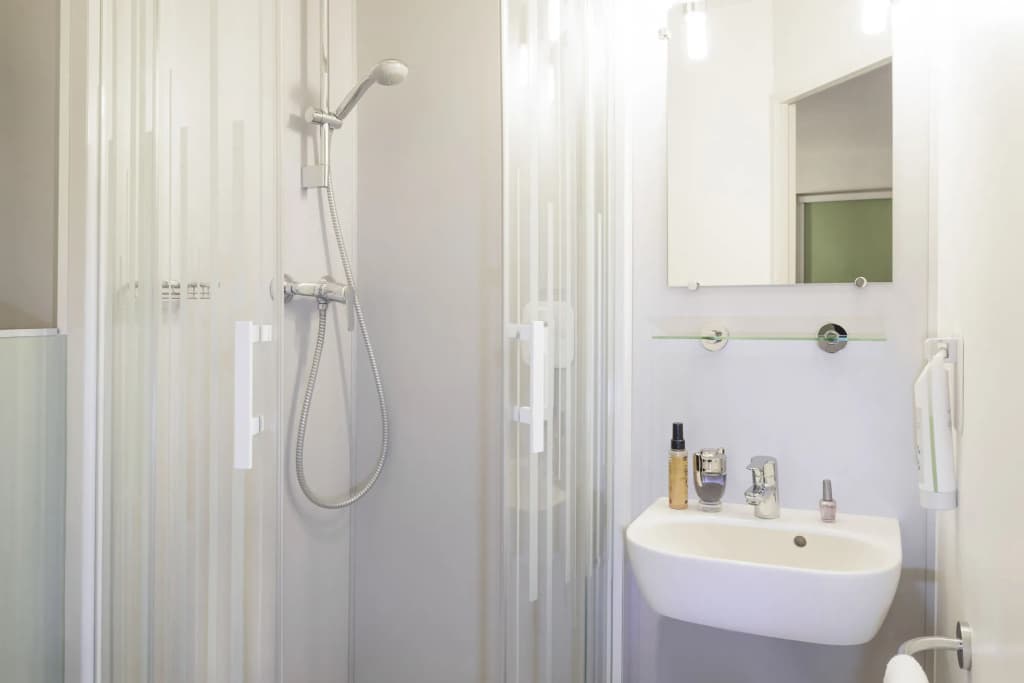 Ibis Budget Lyon Confluence - Miniature 8