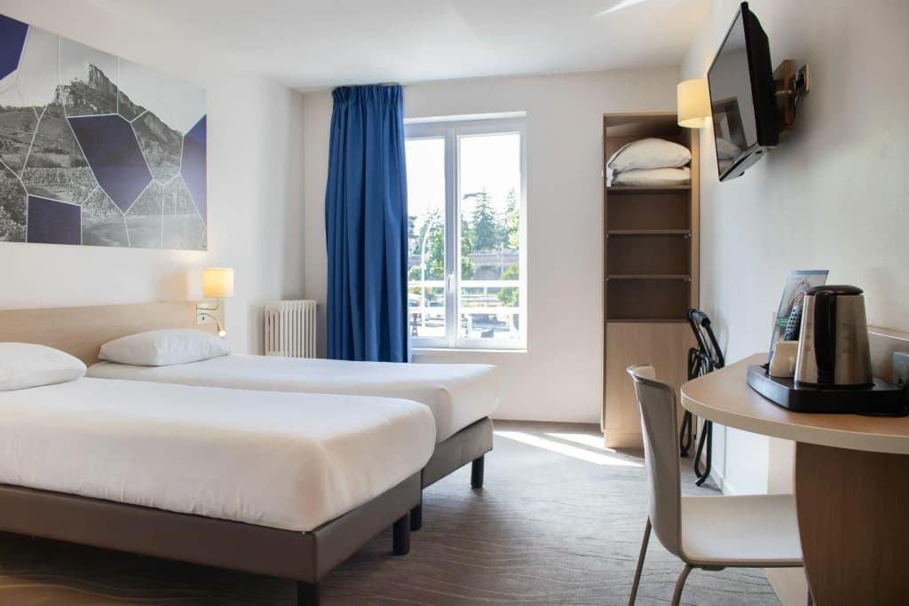 Brit Hotel Mâcon Centre Gare - Photo 4