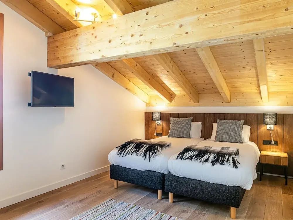 Chalet in French Alps Near Lake Geneva - Photo 2