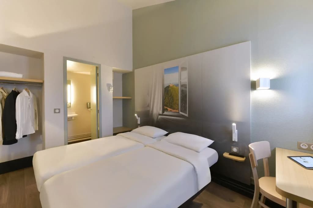 B&B HOTEL Clermont-Ferrand Le Brézet Aéroport - Miniature 6
