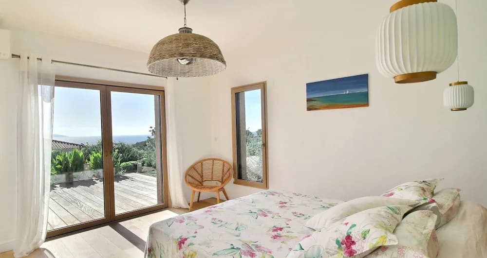 Villa Riposu Jacuzzi Pool Beach Access on Foot - Miniature 6