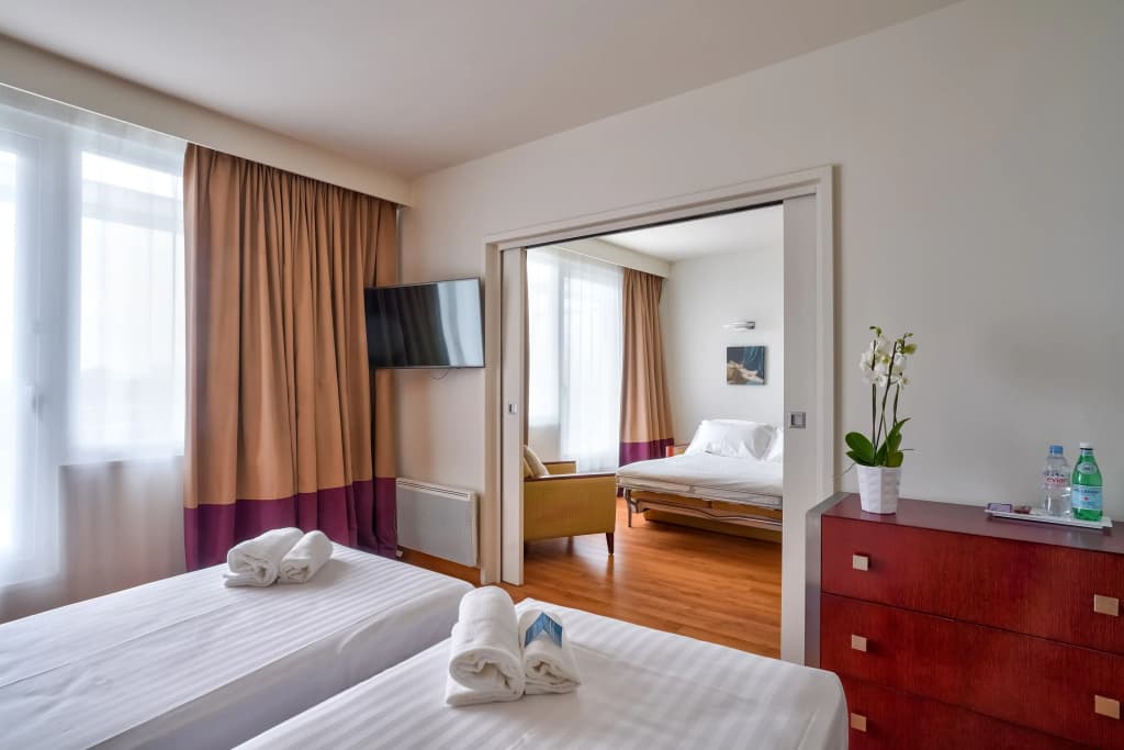 Clarion Paris CDG Airport Hotel - Photo 5