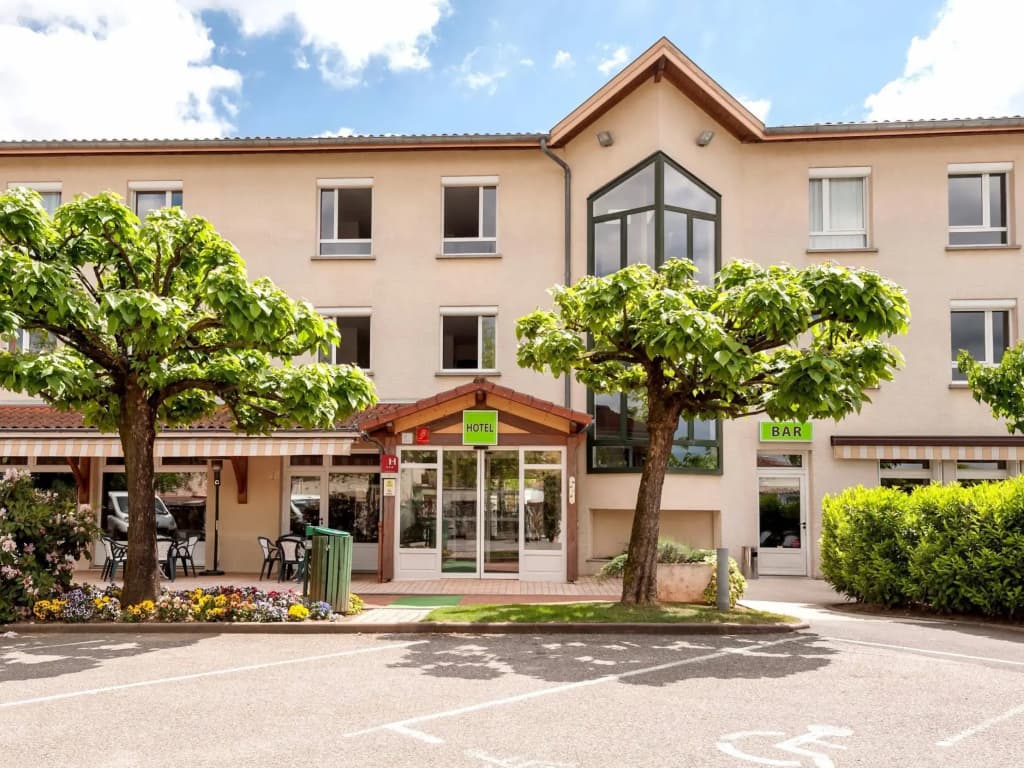 Hôtel & Restaurant Le Chatard - Photo 1