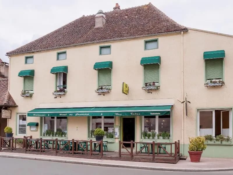 Logis Hotel Du Commerce Joncy - Photo 1