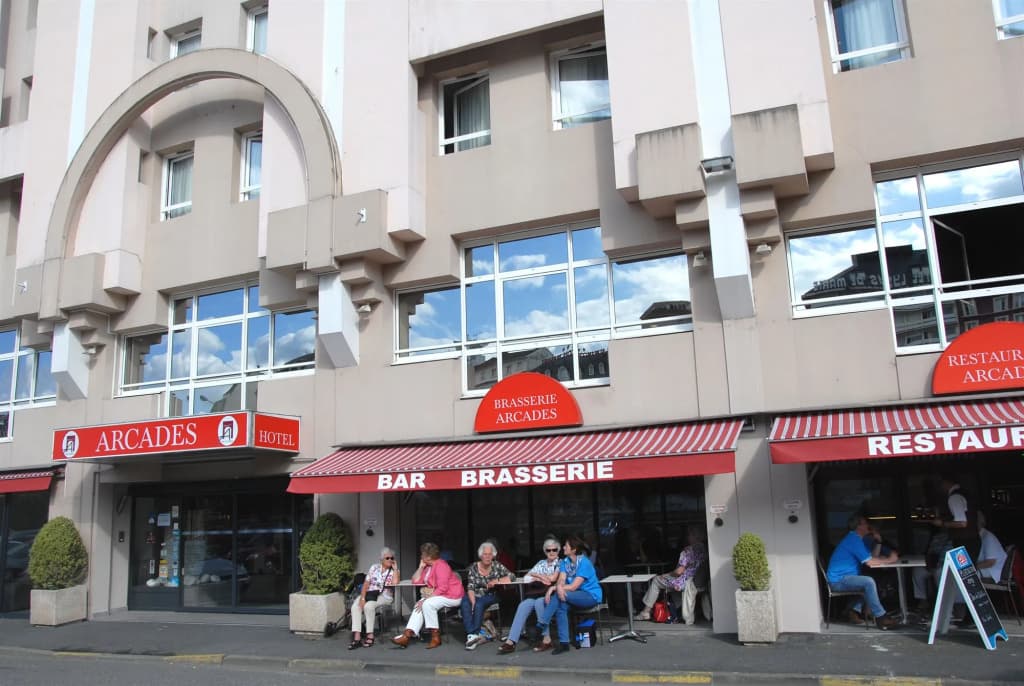Hotel Arcades - Photo 1