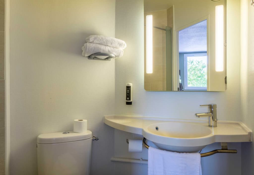 B&B HOTEL Toulon Ollioules - Miniature 8