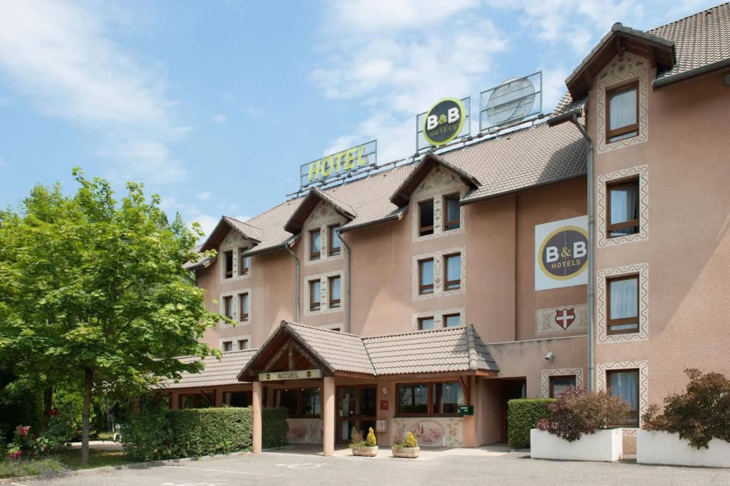 B&B HOTEL Chambéry La Cassine - Photo 1