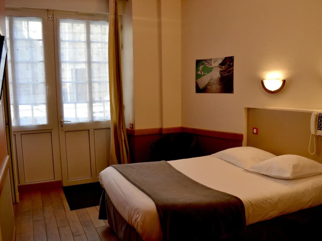 Hotel De La Porte Saint Pierre - Photo 2