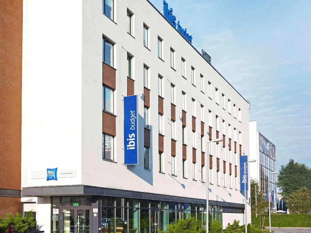ibis budget Santeny - Photo 1