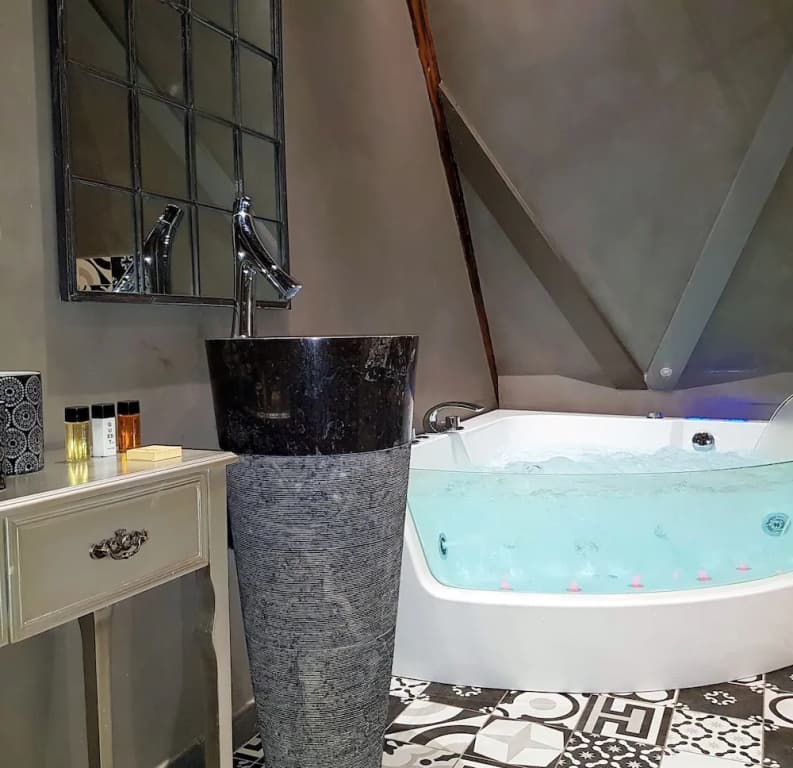 Le 1615 - Luxe et Spa - Miniature 7