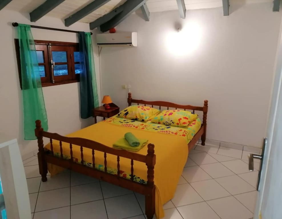 Appartement de 3 chambres avec vue sur la mer terrasse et wifi a Deshaies a 1 km de la plage - Photo 2
