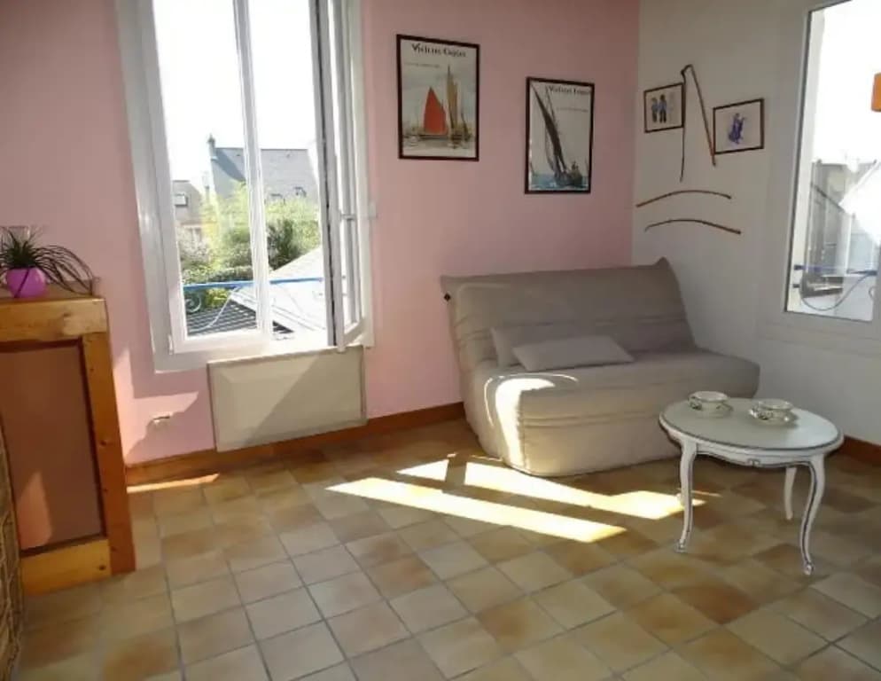 Old-world Retreat With Comfort - Photo 3
